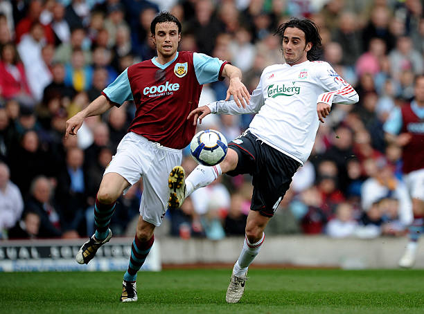 帮助她在新 帮助她在新